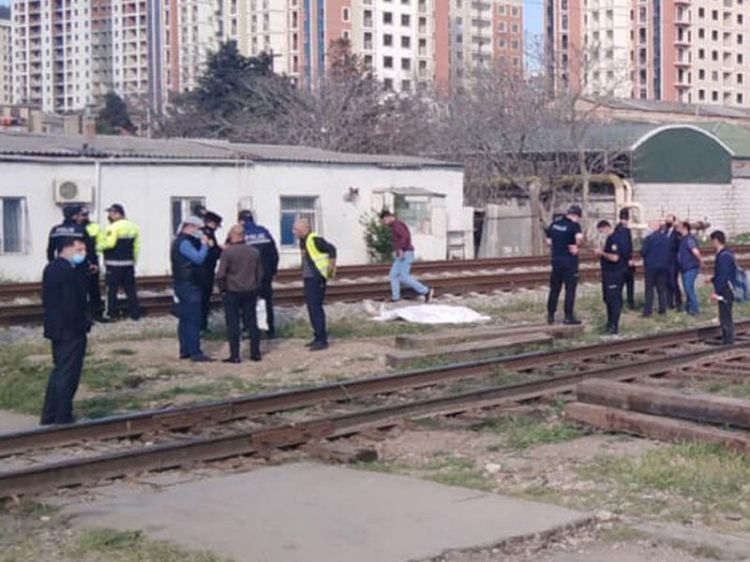 Bakıda gənc oğlan faciəvi şəkildə öldü - Başı tanınmaz hala düşdü - FOTO