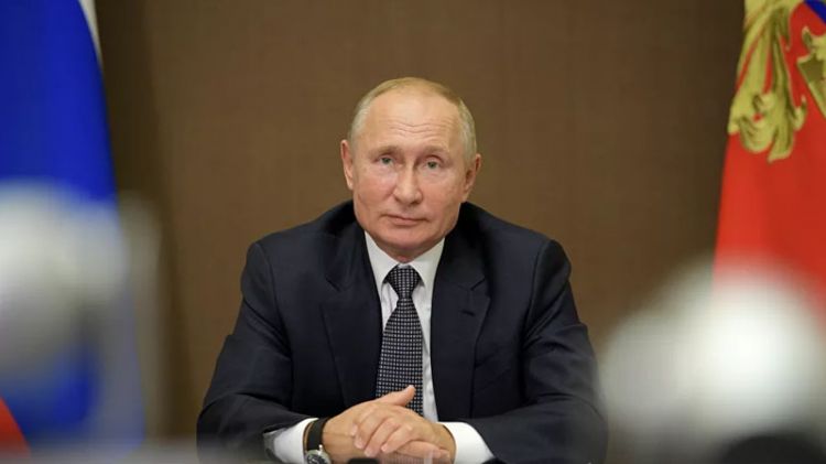 Putinin illik qazancı açıqlanıb