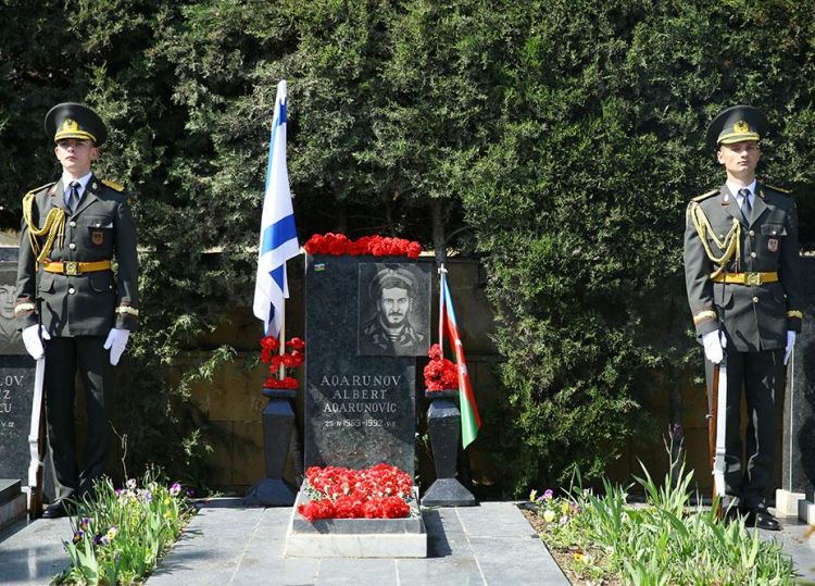 Milli Qəhrəman Albert Aqarunovun xatirəsi yad edilib -  FOTO