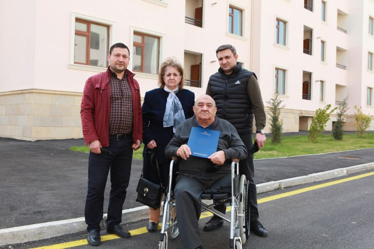 Nazirlik tərəfindən Çernobıl əlillərinə 30 mənzil təqdim olundu -  FOTO