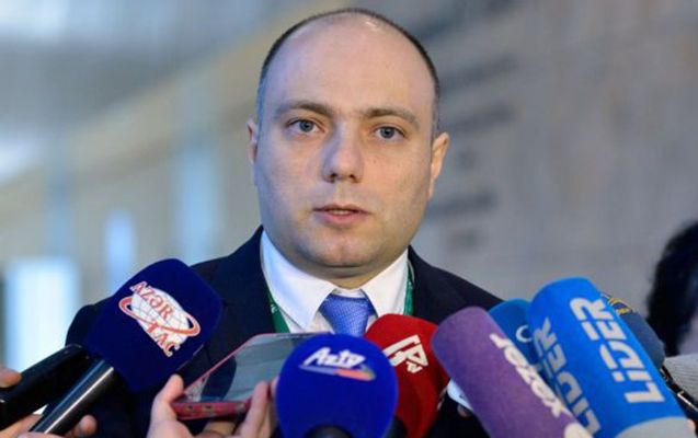 Azərbaycanda koronavirusa yoluxan nazir sağalıb