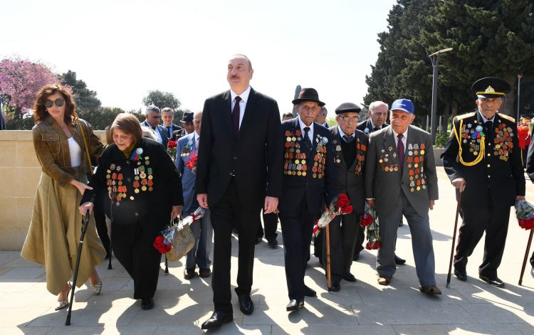 İkinci Dünya müharibəsi iştirakçıları daim  diqqət və qayğı ilə əhatə olunublar