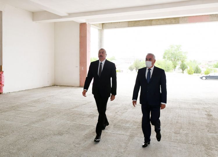 İlham Əliyev Naxçıvanda “ASAN xidmət” Mərkəzinin tikintisi ilə tanış olub -  Yenilənib