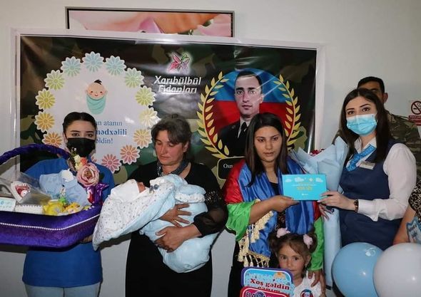 Üç şəhidin yeni doğulan övladına hesab açılacaq -  FOTO