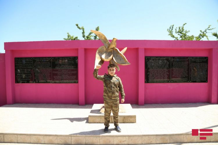 Xaçmazda “Xarıbülbül” abidəsi qoyulub - FOTO