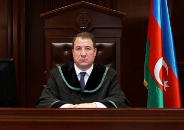 Məhkəmə sədrinin gömrükdə işləyən kürəkəni  HƏBS EDİLDİ