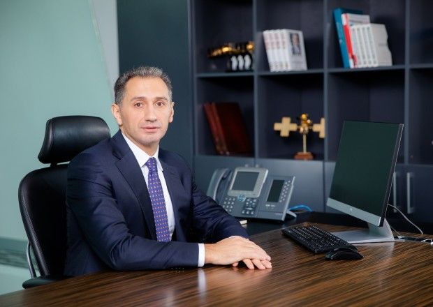 Nazir bir gündə  25 vəzifəli şəxsi işdən çıxardı