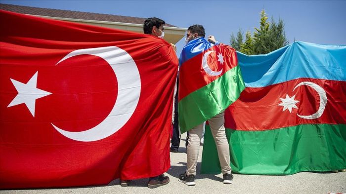 "Bayrağının endirilməyəcəyini göstərən qardaşlarımızı..." -  Türkiyə XİN 
