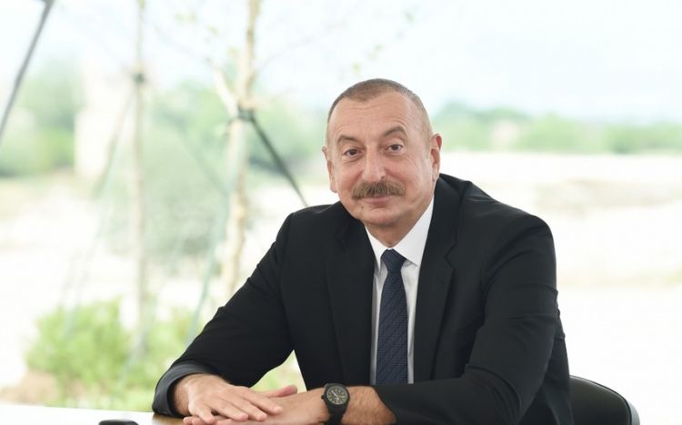 Bu günə qədər mən bilmirəm, Paşinyan kapitulyasiya aktını hansı tində imzalayıb