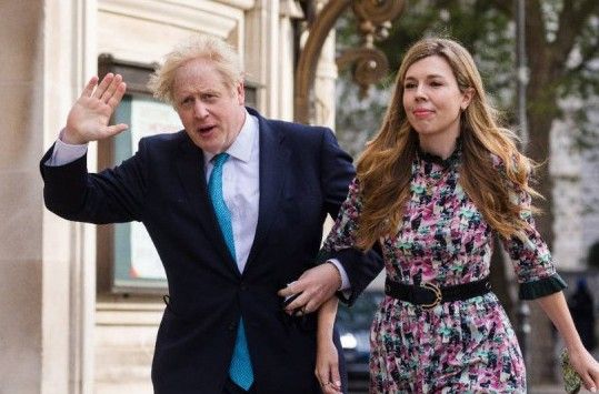 Boris Conson Kerri Symondsla gizli şəkildə evlənib