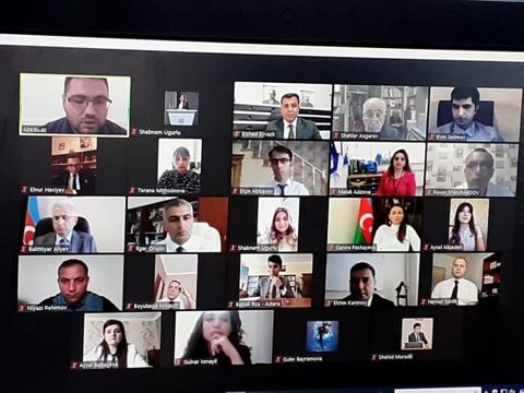 Qənirə Paşayeva “İlin Gənc Müəllimi-2021” yarışmasının yekun hesabat tədbirində çıxış edib