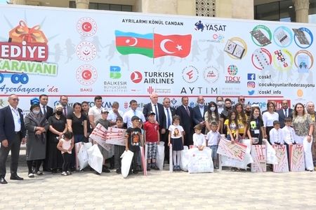Türkiyədən gələn "Hədiyyə karvanı" Gədəbəydə: Şəhid övladları ilə görüş -  FOTO