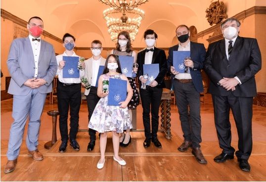 Gənc azərbaycanlı musiqiçiyə Çexiyanın nüfuzlu mükafatı təqdim edlib Gənc azərbaycanlı musiqiçiyə Çexiyanın nüfuzlu mükafatı təqdim edlib