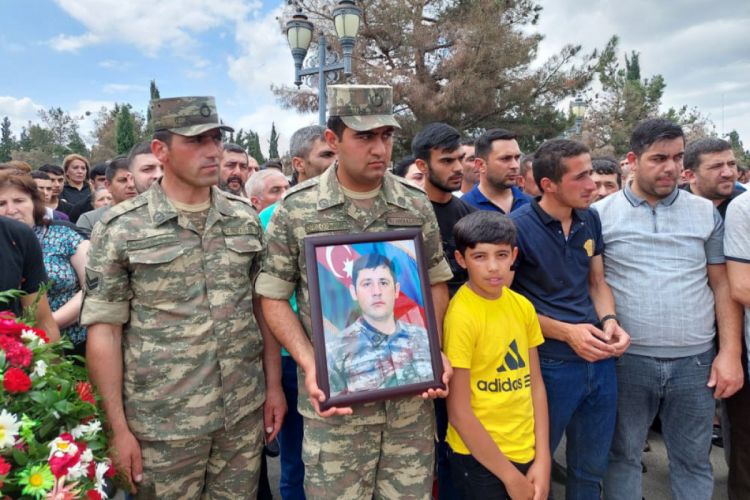 Vətən müharibəsi şəhidi Orxan Yusubov Gəncədə dəfn olunub -  FOTO - YENİLƏNİB  Vətən müharibəsi şəhidi Orxan Yusubov Gəncədə dəfn olunub -  FOTO - YENİLƏNİB