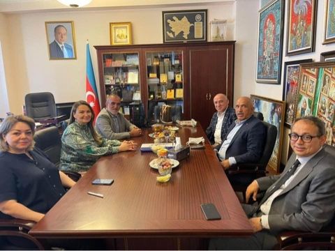 Qənirə Paşayeva Türkiyədən gəlmiş “Hədiyyə karvanı” heyəti ilə görüşüb
