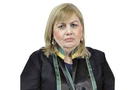 Tanınmış xanım vəkil məhkəmə zalında həbs edildi