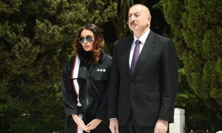 Prezident və xanımı akademikin dəfninə əklil göndərib -  FOTO