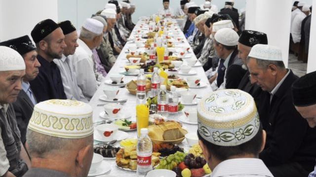 İbadət yerlərində ehsanların verilməsi dayandırıldı