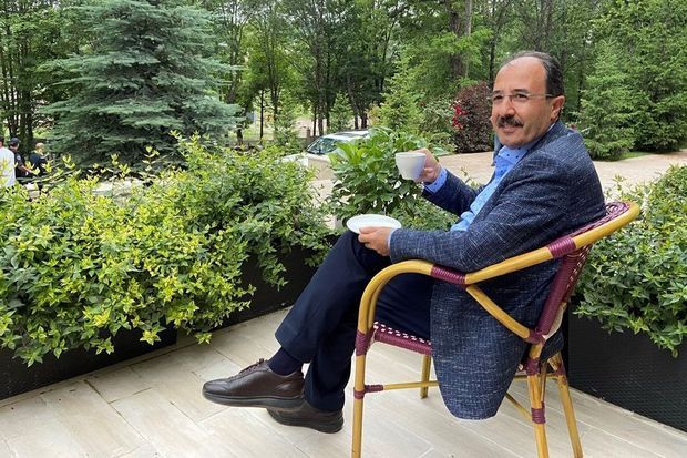 “Xarı Bülbül” hotelinin bağçasında bir fincan qəhvə... –  FOTO