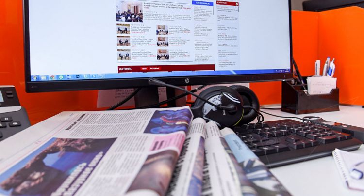 Qəzet və xəbər saytlarına pul vəsaiti ayrıldı -  SİYAHI Qəzet və xəbər saytlarına pul vəsaiti ayrıldı -  SİYAHI