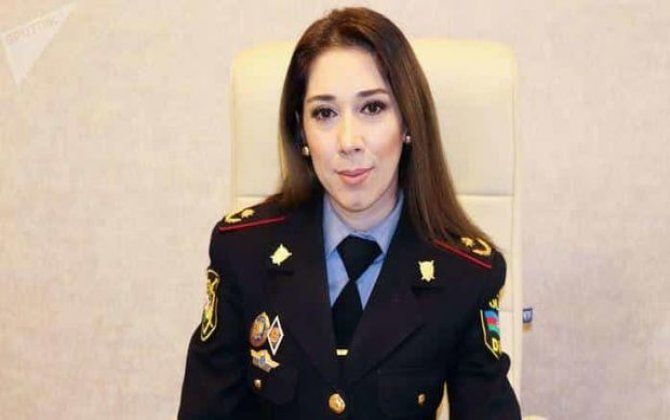 Asayişın keşiyində duran qadın polis polkovnik-leytenantı -  VİDEO