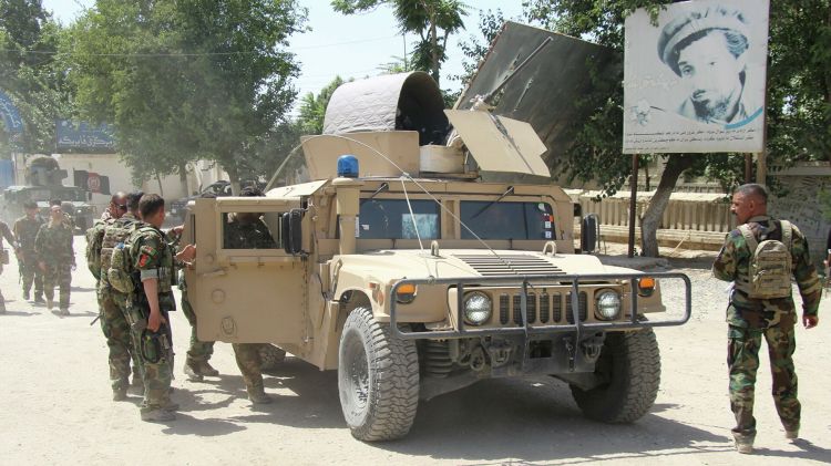 “Taliban”a müqavimət göstərə bilməyən 300 əfqan hərbçi Tacikistana keçməli olub