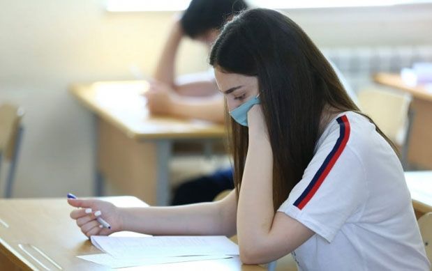 Qəbul imtahanlarının saatı dəyişdirildi Qəbul imtahanlarının saatı dəyişdirildi