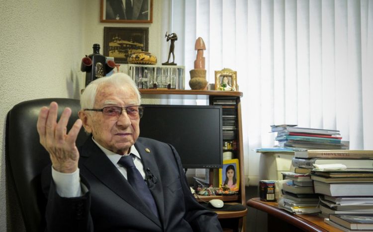 Dünya şöhrətli azərbaycanlı alim vəfat edib Dünya şöhrətli azərbaycanlı alim vəfat edib