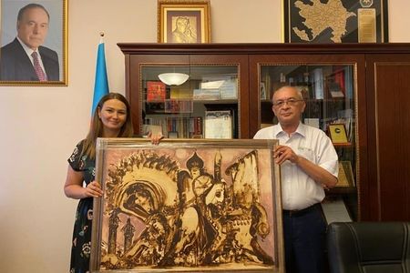 Qənirə Paşayeva Mahmud Kaşqari Fondunun başqanı Elxan Zalla görüşüb 