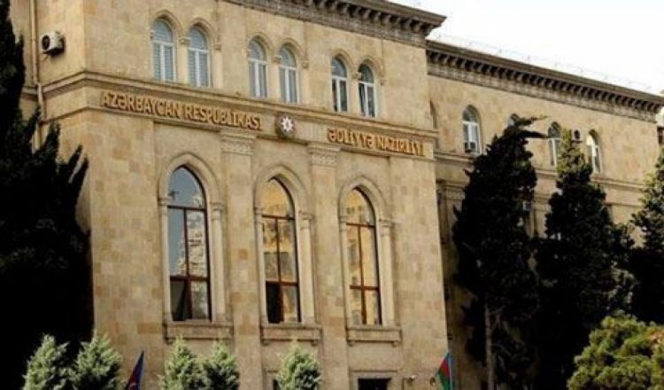 Nazirliyin qarşısında intihara cəhd edən qazidən  XƏBƏR VAR