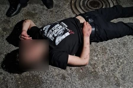 Bakıda "Patı" qəbul edən gənc küçədə komaya düşdü -  FOTO