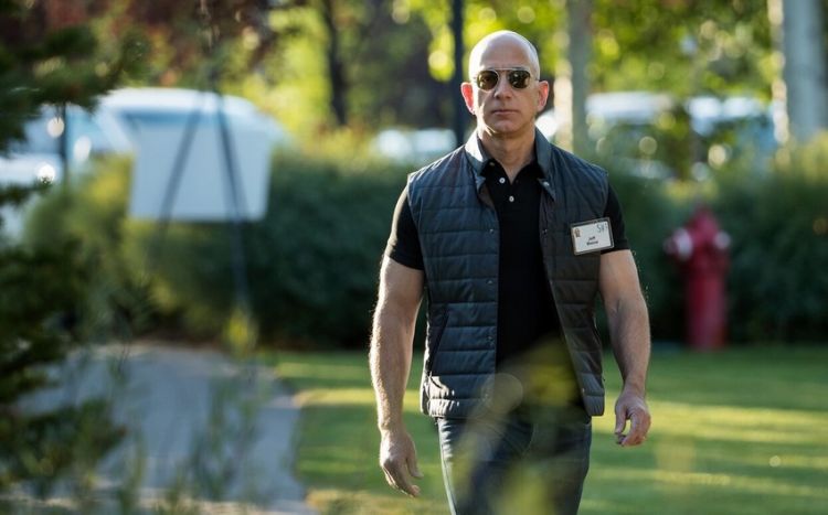 "Amazon"un yaradıcısı Ceff Bezos kosmosa uçub -  FOTO - VİDEO