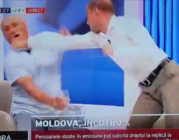 Moldovada iki tanınmış siyasətçı canlı yayımda əlbəyaxa oldu -  VİDEO