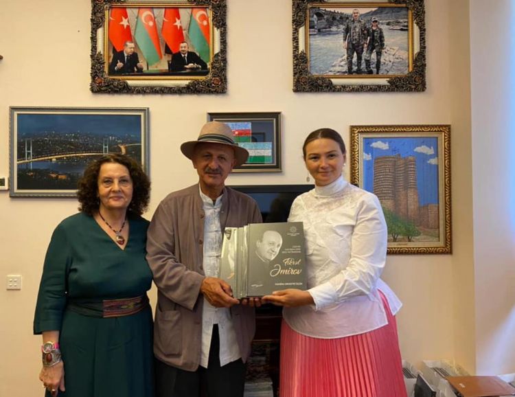 Qənirə Paşayeva məşhur fotojurnalist Rza Diqqəti ilə görüşüb - FOTO Qənirə Paşayeva məşhur fotojurnalist Rza Diqqəti ilə görüşüb - FOTO