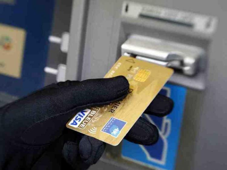 Şəhidin bank kartından pul oğurlandı