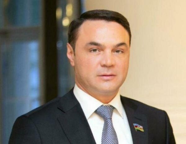 Polisi döyən deputat yoxa çıxıb