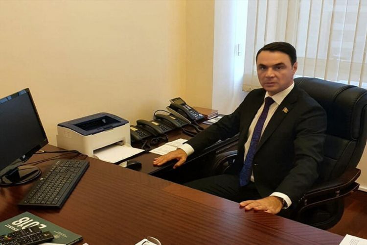 Polisi döyən deputat açıqlama yaydı