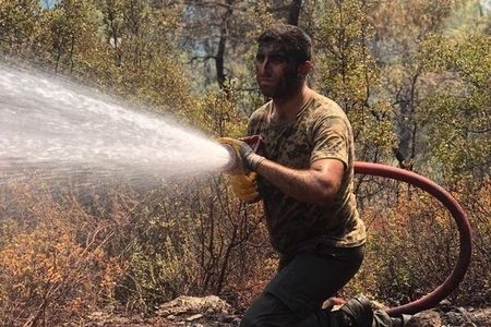 Türkiyədə yanğınla mübarizə aparan FHN əməkdaşlarının  YENİ GÖRÜNTÜLƏRİ 