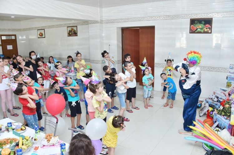 Heydər Əliyev Fondu uşaq evlərinin sakinləri və ahıllar üçün əyləncə proqramı təşkil edib - FOTO