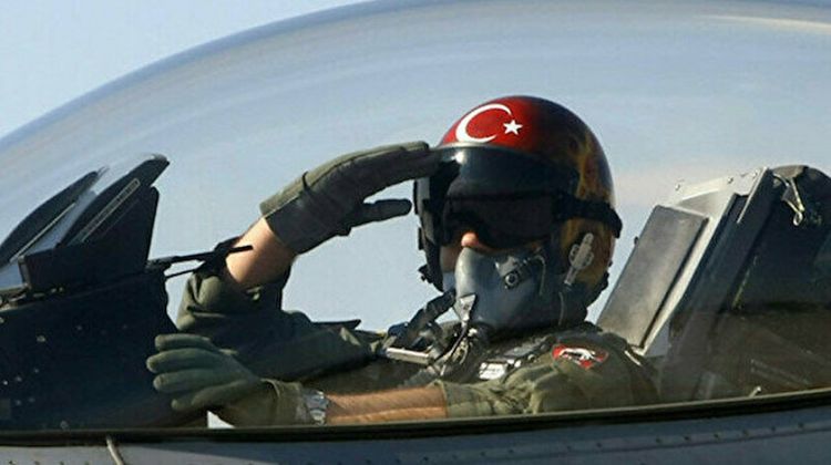 Türk F-16-ları Polşa səmasında belə uçdu - VİDEO