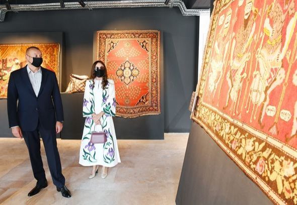 İlham Əliyev və Mehriban Əliyeva Şuşada təşkil edilən sərgilərlə tanış olublar -  FOTO