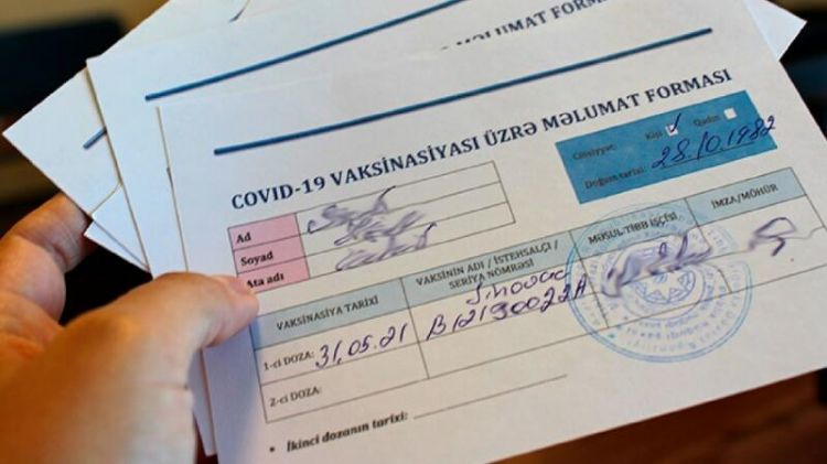 Tovuzda məktəb direktoru valideynlərdən COVID-19 pasportu tələb edir –  VİDEO