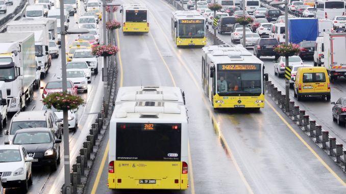 İstanbulda ilk dərs günündə ictimai nəqliyyat  pulsuz olacaq