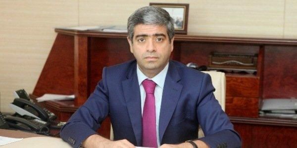 Nazir müavininin atasının kartından pul oğurlandı