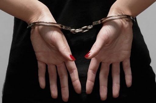 Qadın məktəb direktorunun işi məhkəməyə göndərildi