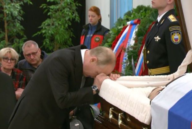 Putin Ziniçevlə vida mərasimində göz yaşlarını saxlaya bilmədi -  VİDEO