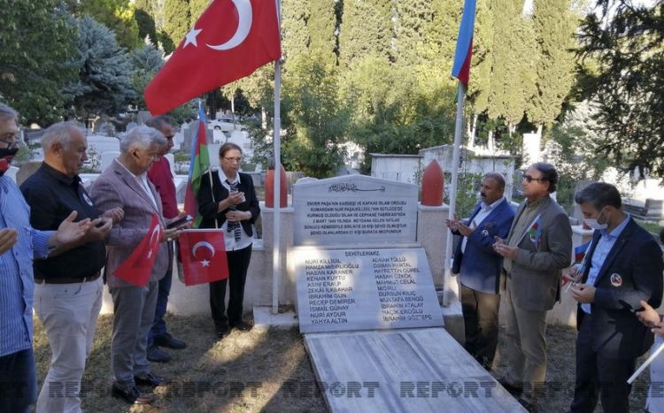 İstanbulda Nuru Paşanın məzarı ziyarət olunub - FOTO