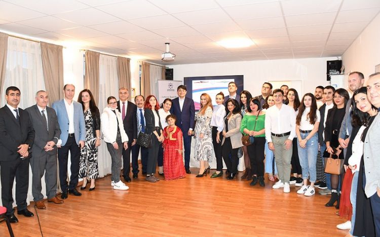 Diaspor Komitəsinin sədri Almaniyada yaşayan azərbaycanlılarla görüşüb