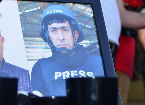 Şəhid jurnalistin övladları məktəbə getdilər -  FOTO Şəhid jurnalistin övladları məktəbə getdilər -  FOTO