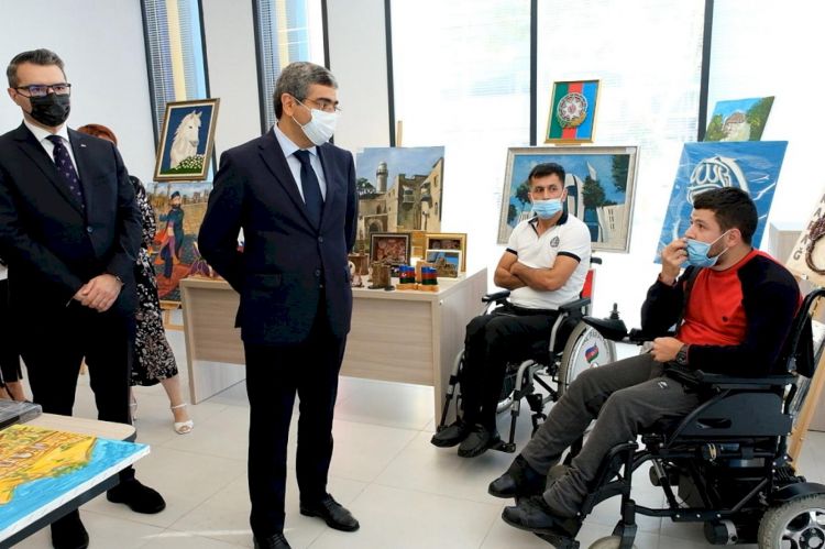 Vətən müharibəsinin ildönümünə həsr edilmiş “Xarıbülbül” satış-sərgisinə başlanıb -  FOTO